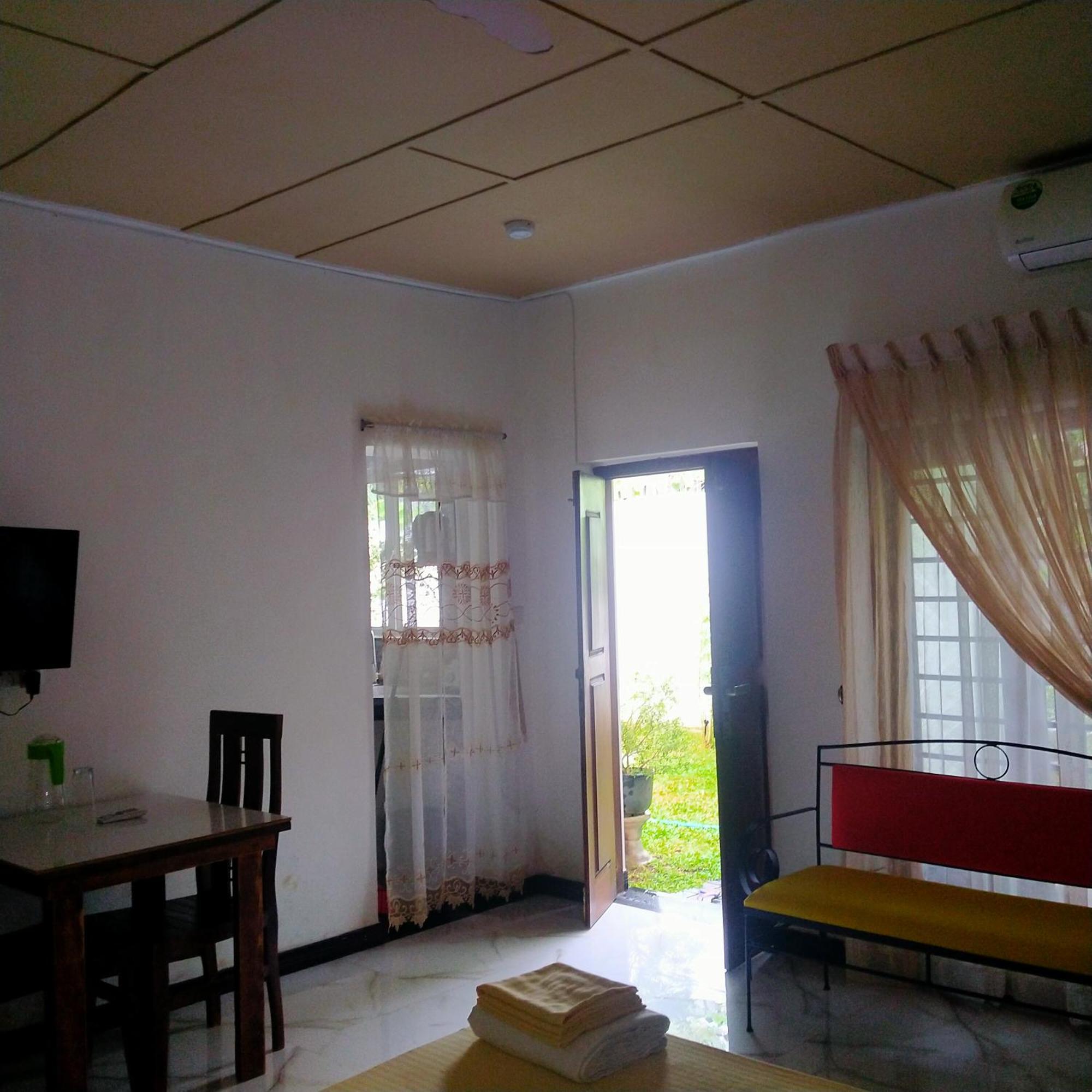 Living Home Negombo Chambre photo