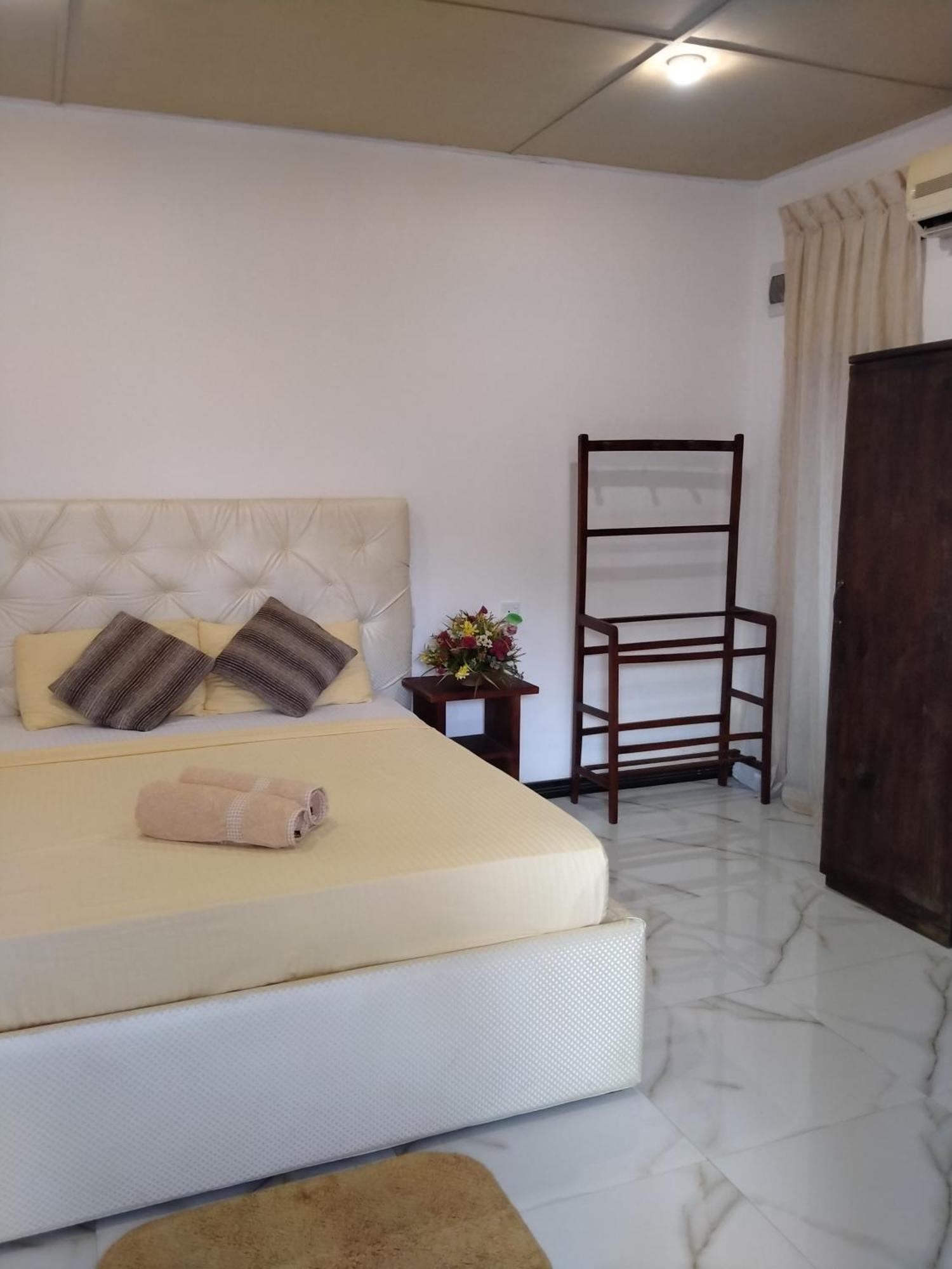 Living Home Negombo Chambre photo