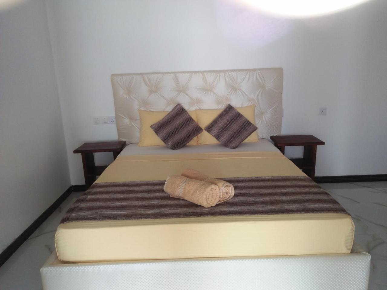 Living Home Negombo Extérieur photo